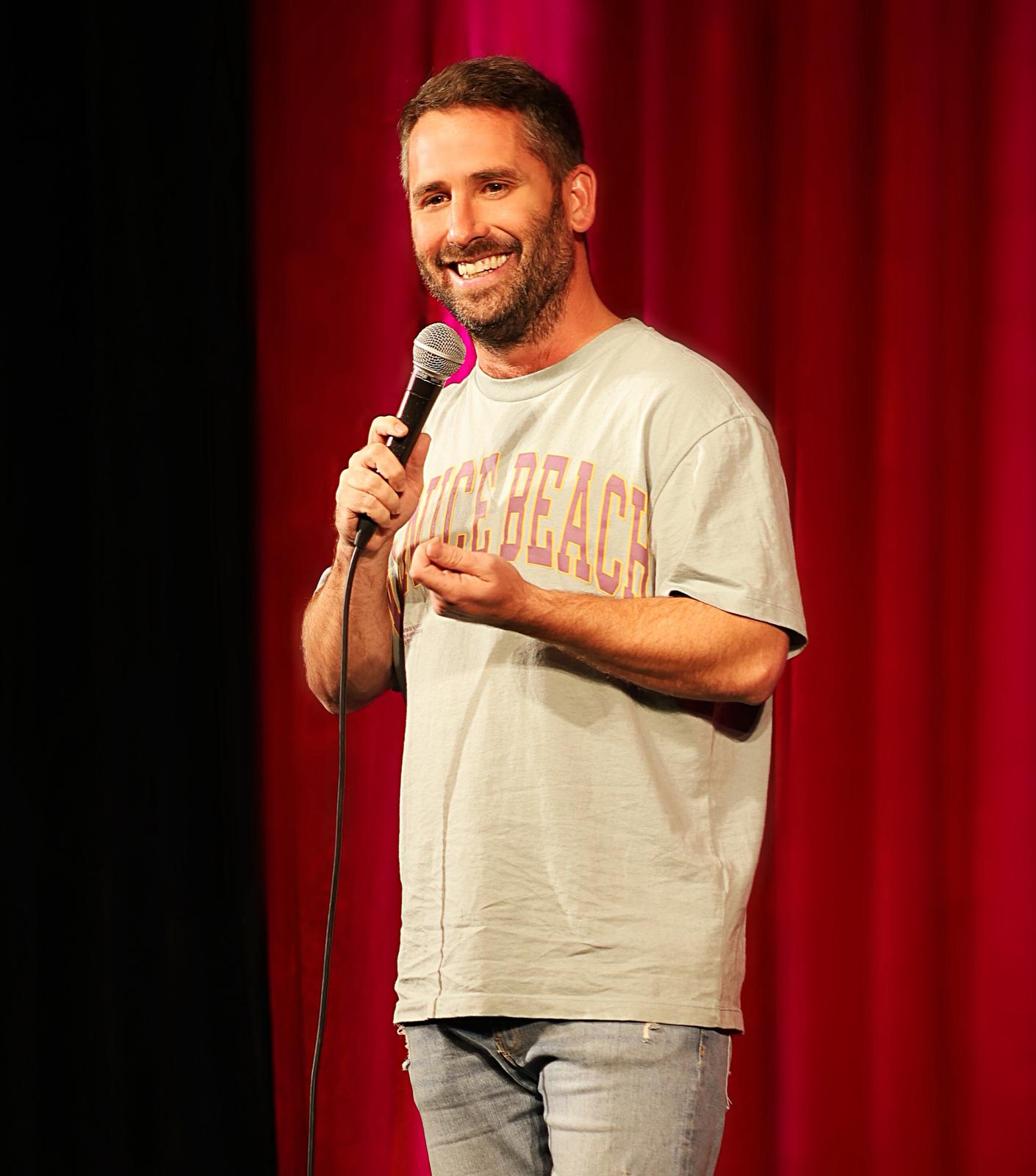 מופע סטנדאפ לנוער-  נועם אונגר