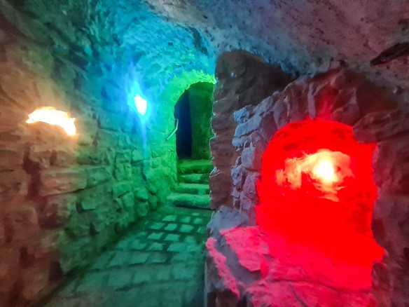 "צעירים פלוס" - סיור חנוכיות בצפת