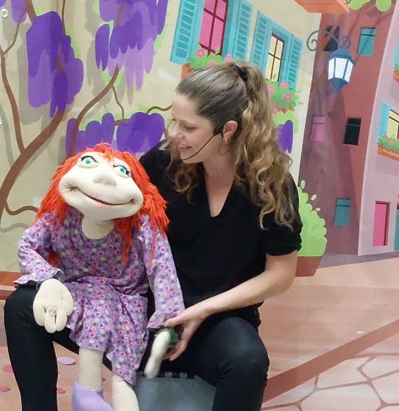 הצגה איתמר מטפס על הקירות- מיכל ויטמן נאור 9.8.26