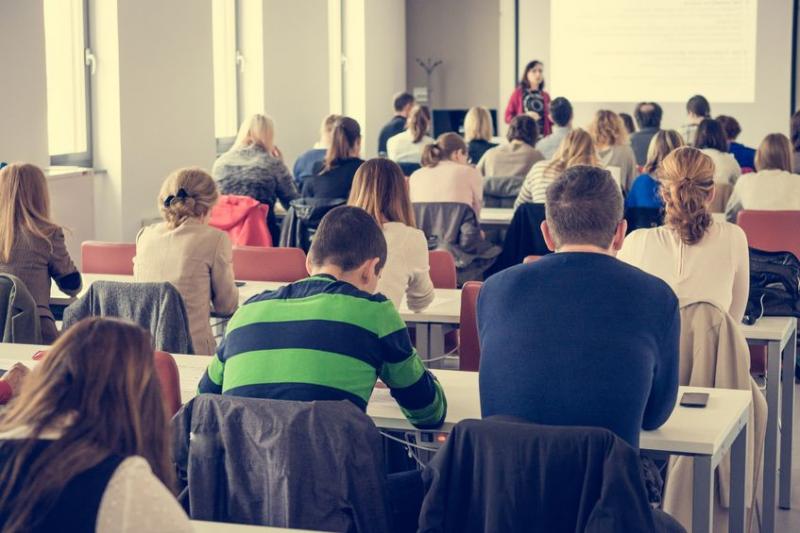 יום הזיכרון לשואה ולגבורה – זיכרון בסלון "מתוך האפר" – משואה.....תקומה